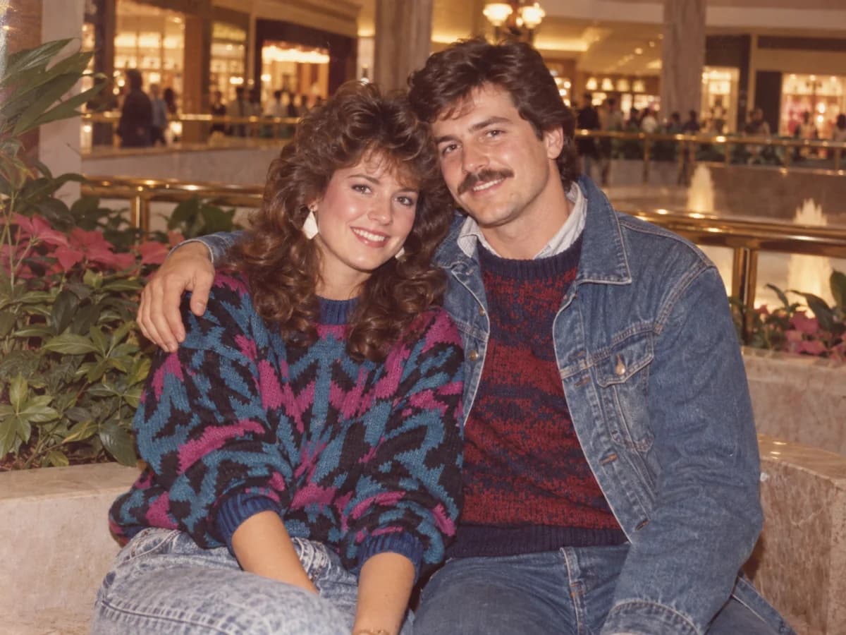 80s couple photo 1980s AI photo prompt example