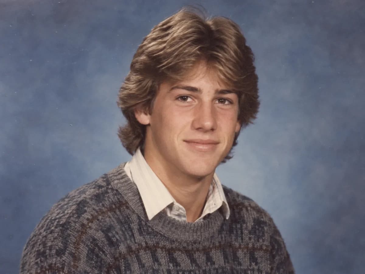 High school yearbook 1980s AI photo prompt example